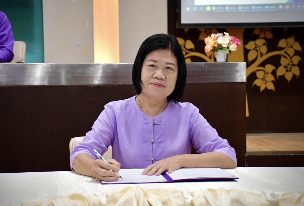 รองปลัดองค์การบริหารส่วนจังหวัดตาก เข้าร่วมพิธีลงนามบันทึกข้อตกลงความร่วมมือโครงการ Micro-Credit Bank ของ สพม.ตาก 