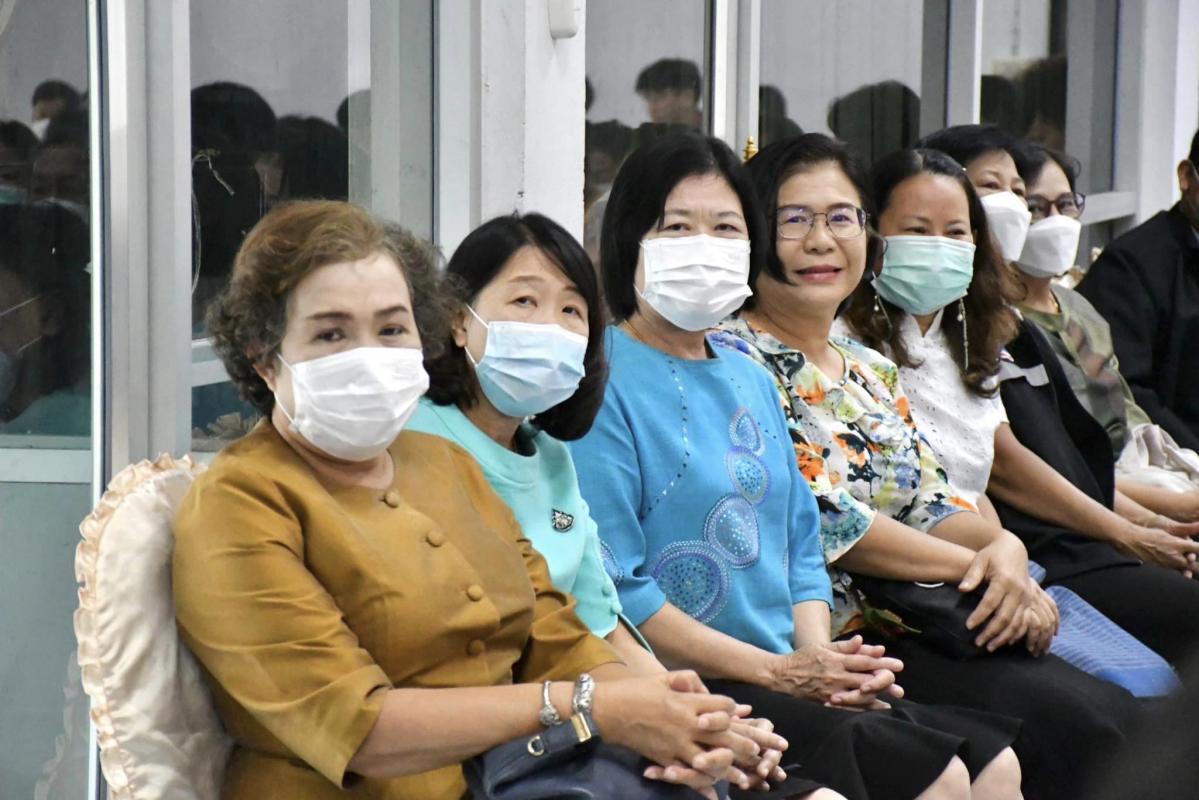 นายกองค์การบริหารส่วนจังหวัดตาก เป็นประธานในพิธีมอบสื่อการเรียนการสอน (สื่อเทคโนโลยีสารสนเทศ)