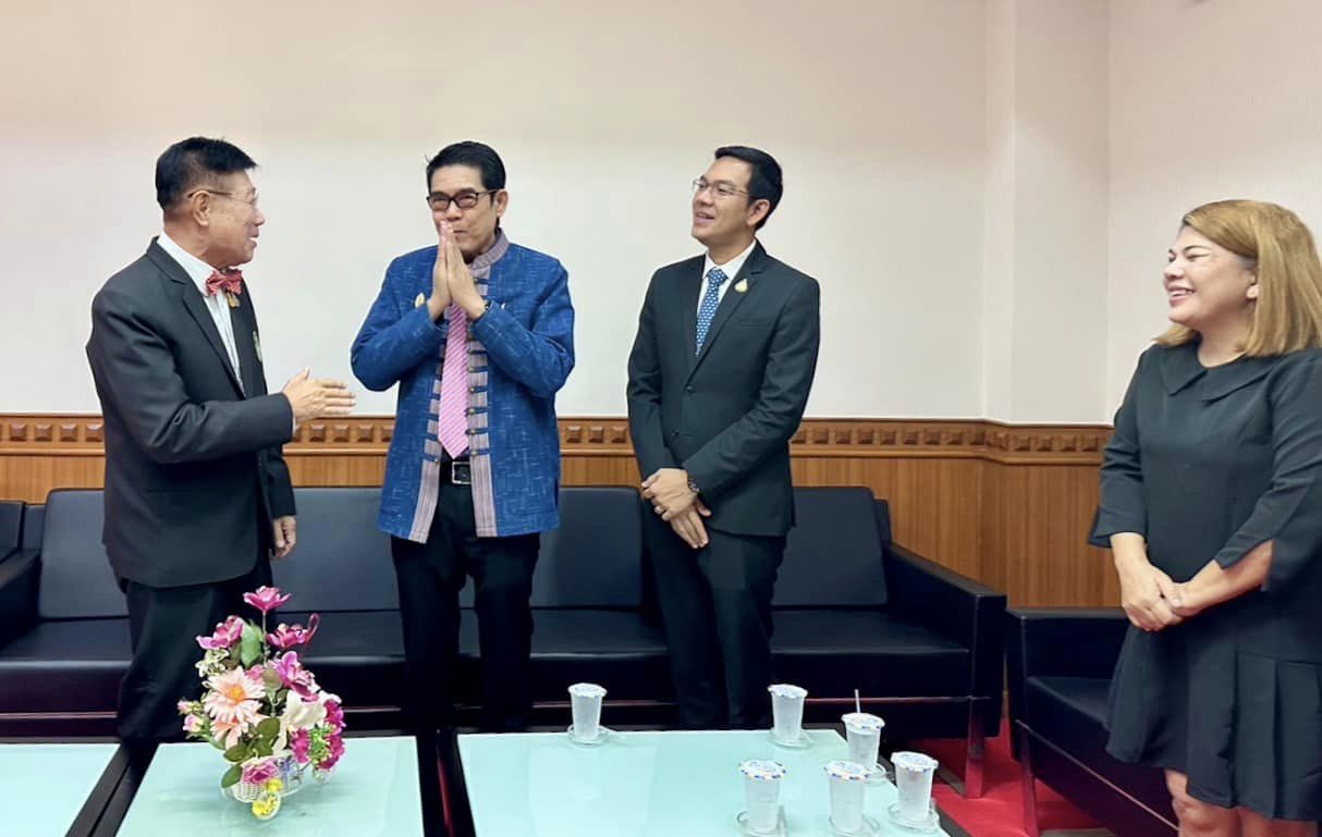 นายสุทัศน์ ศรีดาเดช ผู้อำนวยการสำนักงานเขตพื้นที่การศึกษา มัธยมศึกษาตาก พร้อมคณะ เข้าพบนายณัฐวุฒิ ทวีเกื้อกูลกิจ นายกองค์การบริหารส่วนจังหวัดตาก