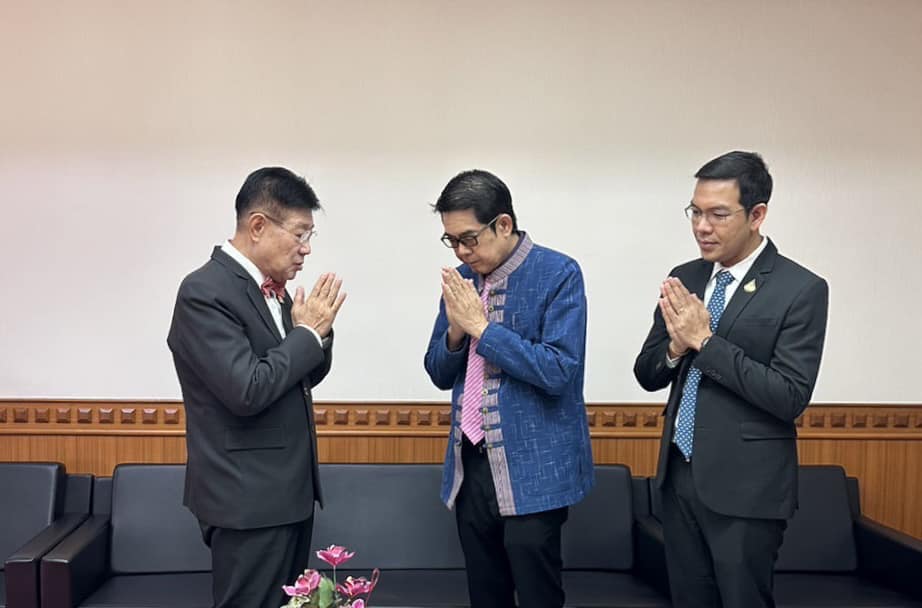 นายสุทัศน์ ศรีดาเดช ผู้อำนวยการสำนักงานเขตพื้นที่การศึกษา มัธยมศึกษาตาก พร้อมคณะ เข้าพบนายณัฐวุฒิ ทวีเกื้อกูลกิจ นายกองค์การบริหารส่วนจังหวัดตาก