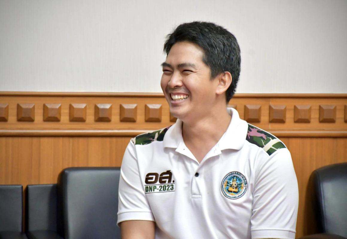 นางสาวณัตฑิตา พรมจวง หัวหน้าอุทยานแห่งชาติดอยสอยมาลัย-ไม้กลายเป็นหิน พร้อมด้วยเจ้าหน้าที่ เข้าพบ นายณัฐวุฒิ ทวีเกื้อกูลกิจ นายกองค์การบริหารส่วนจังหวัดตาก