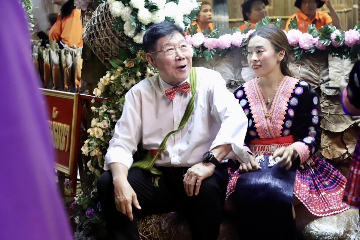 นายกองค์การบริหารส่วนจังหวัดตาก ร่วมเปิดงานวันเกษตรพบพระ ประจำปีงบประมาณ 2566 ณ บริเวณลานพระพุทธมหาราชกิตติเฉลิม บ้านห้วยนกแล หมู่ 9 ตำบลช่องแคบ อำเภอพบพระ จังหวัดตาก