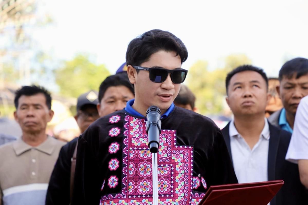 นายวีระชัย ก้องพนาไพรสณฑ์ ผู้แทนนายกองค์การบริหารส่วนจังหวัดตาก เป็นประธานเปิดงานประเพณีปีใหม่ม้งอำเภอแม่สอด ประจำปีงบประมาณ พ.ศ. 2567 ณ สนามกลางหมู่บ้าน บ้านเจดีย์โคะ ตำบลมหาวัน อำภอแม่สอด จังหวัดตาก