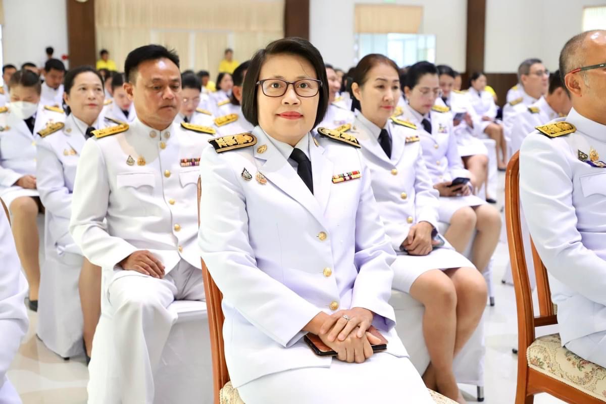 อบจ.ตาก เข้าร่วมพิธีวางพานพุ่มดอกไม้ เนื่องในวันพระบิดาแห่งฝนหลวง 