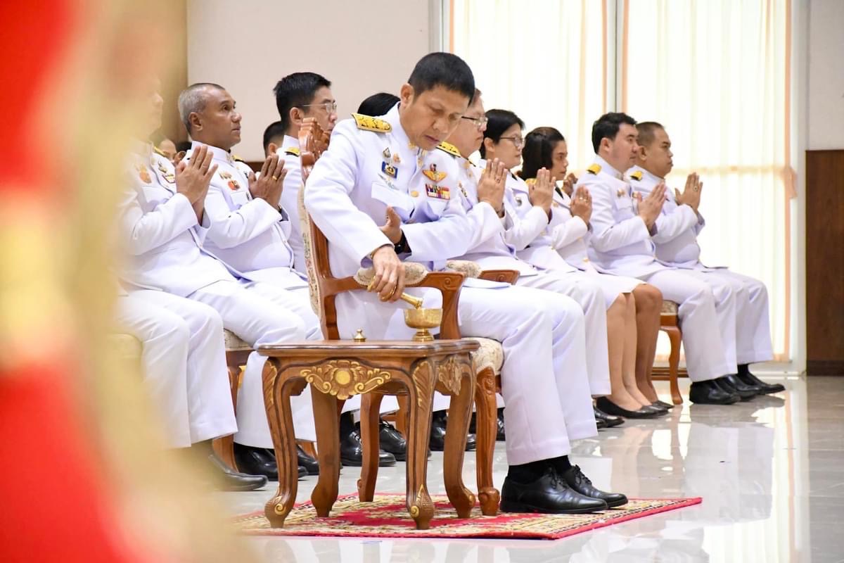 อบจ.ตาก เข้าร่วมพิธีทำบุญตักบาตรและพิธีวางพานพุ่ม วันพ่อแห่งชาติ 5 ธันวาคม