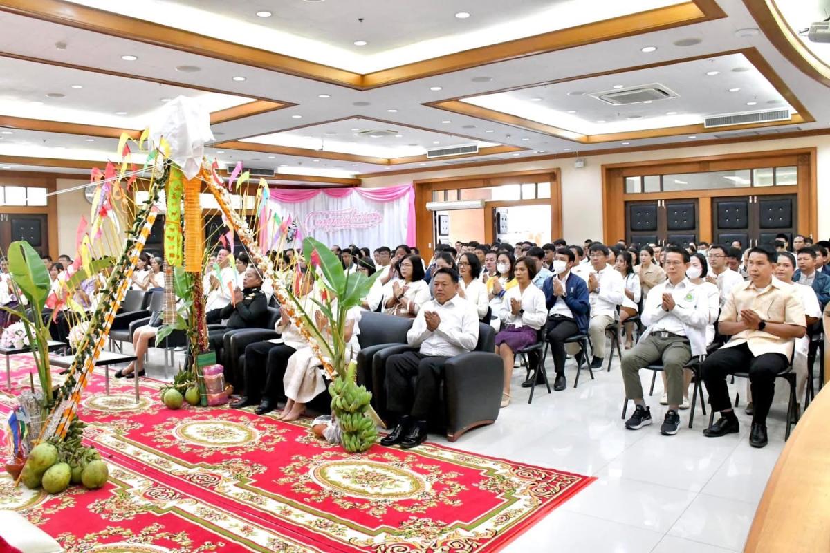 นายก อบจ.ตาก เป็นประธานในพิธีทำบุญองค์การบริหารส่วนจังหวัดตาก