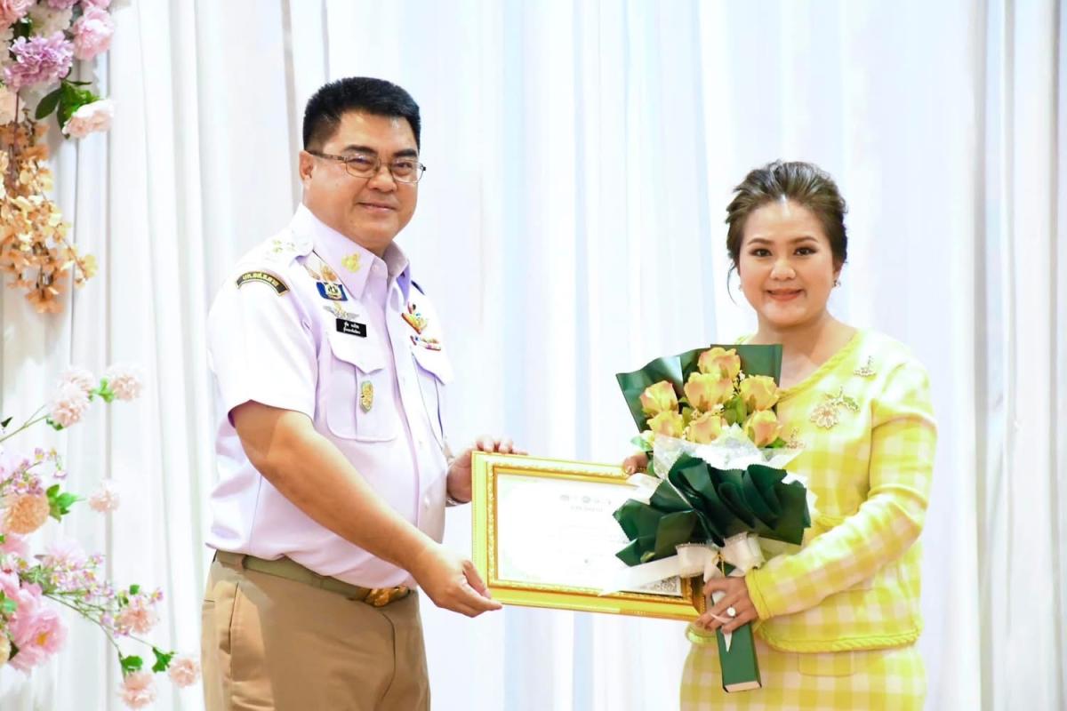 นายก อบจ.ตาก ร่วมเป็นเกียรติในโครงการรวมพลังสตรีไทย ห่วงใยคุณภาพชีวิต ขับเคลื่อนเศรษฐกิจฐานราก เนื่องในวันสตรีสากล ประจำปี 2568