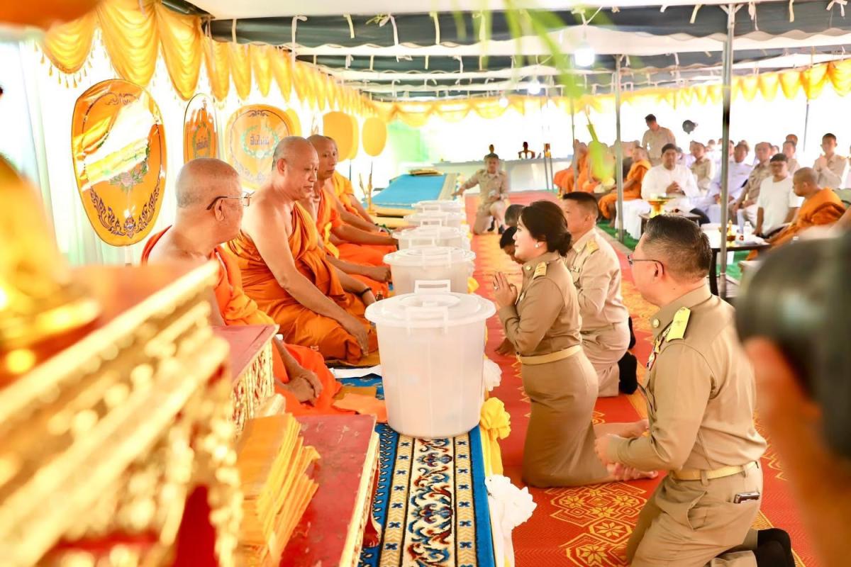 นายก อบจ.ตาก ร่วมพิธีสวดถอนสรีระสังขาร พระครูสุวิมลกิตฺติสาร