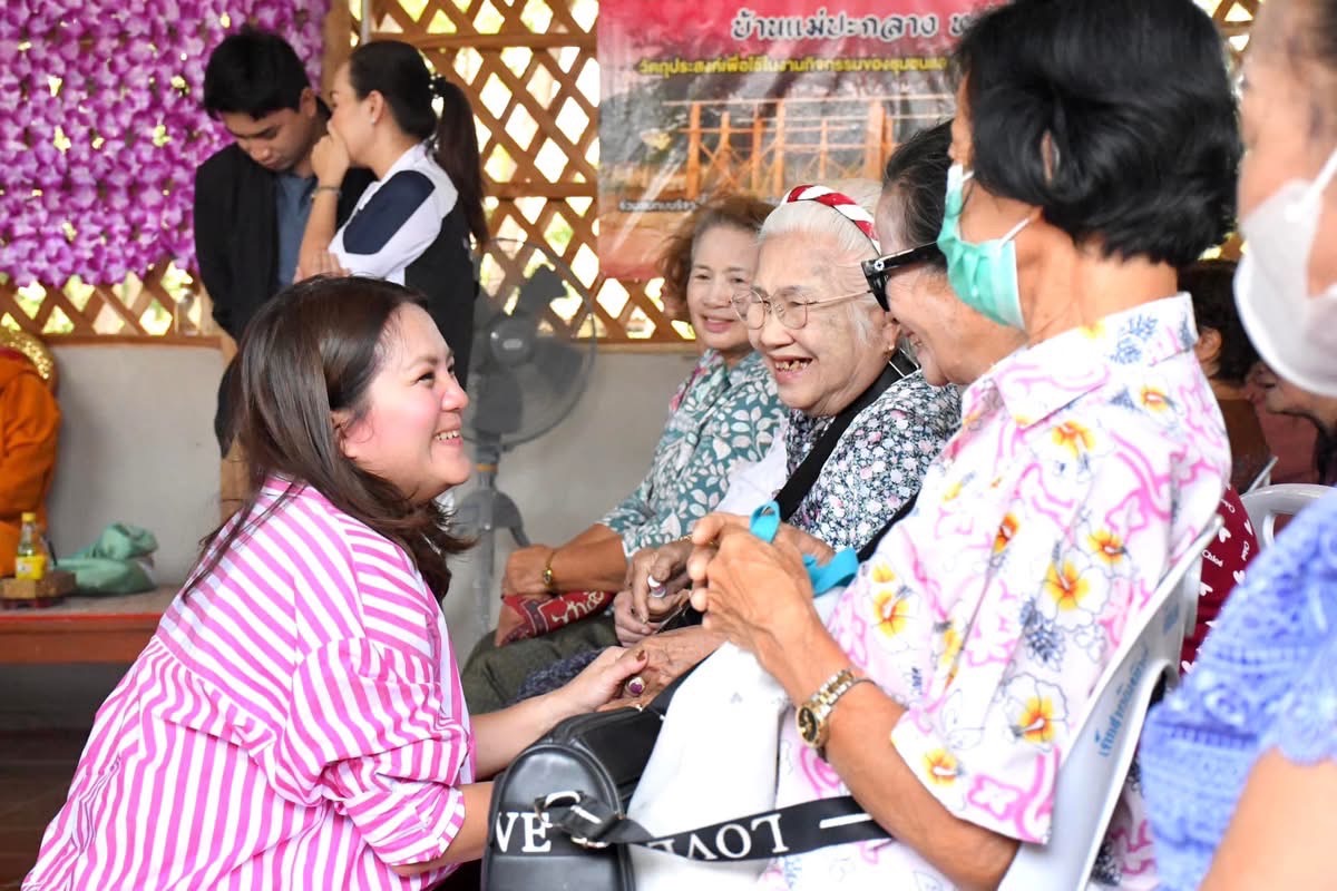 นายก อบจ.ตาก มอบเงินสมทบทุนสร้างศาลาอเนกประสงค์และที่ทำการชมรมผู้สูงอายุ บ้านแม่ปะกลาง ม.2 ต.แม่ปะ อ.แม่สอด จ.ตาก