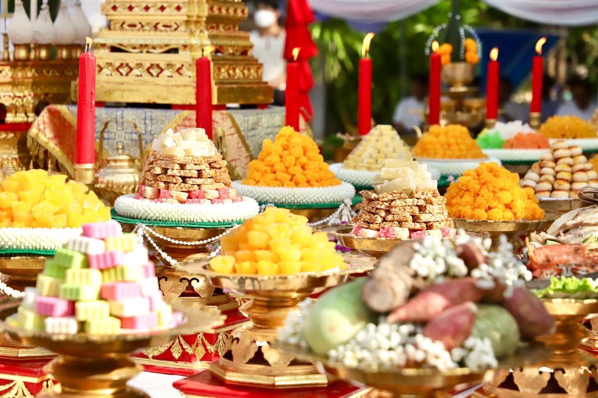 อบจ.ตาก ร่วมพิธีสรงน้ำพระบรมราชานุสาวรีย์สมเด็จพระเจ้าตากสินมหาราช 