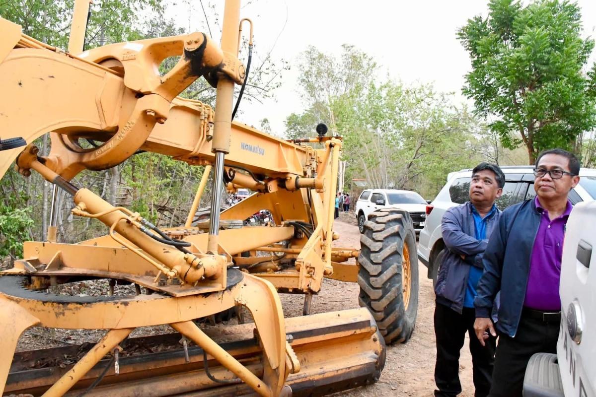 นายก อบจ.ตาก ลงพื้นที่ติดตามการทำงานของเครื่องจักรกล ในพื้นที่ ต.ท้องฟ้า อ.บ้านตาก จ.ตาก 
