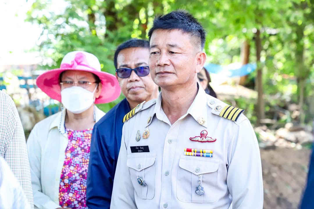 นายก อบจ.ตาก ลงพื้นที่ตรวจติดตามโครงการติดตั้งเครื่องหมายจราจร ในพื้นที่ อ.สามเงา
