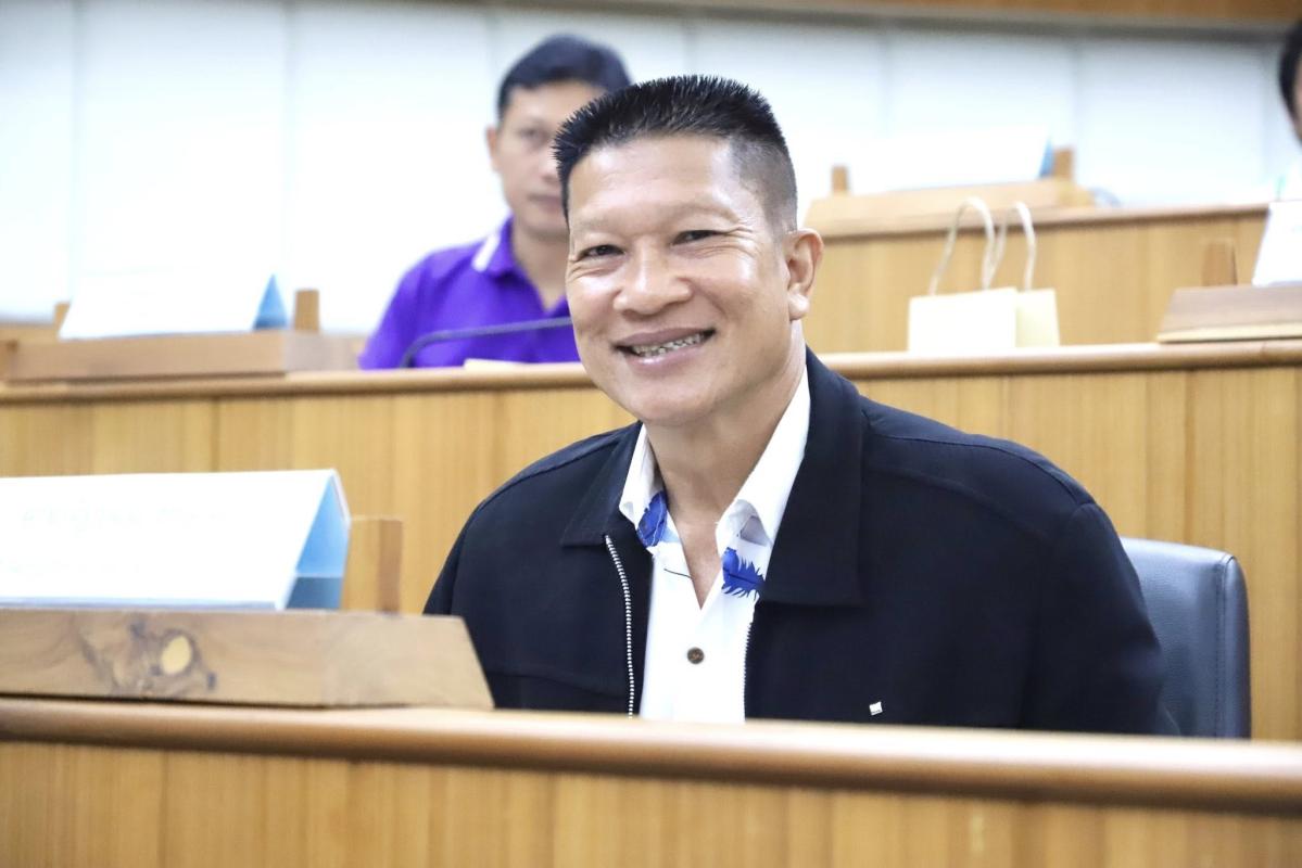 นายกจอย นายกองค์การบริหารส่วนจังหวัดตาก เป็นประธานการประชุม