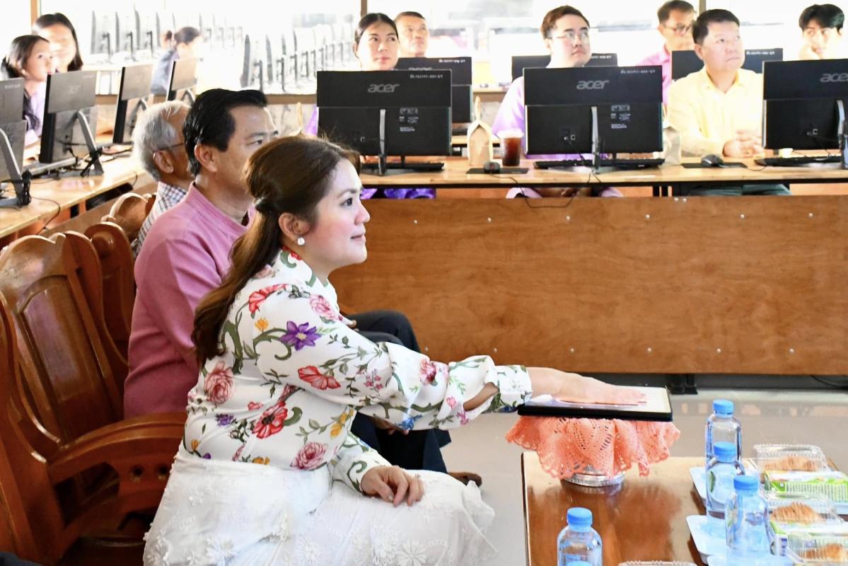 “นายก อบจ.ตาก“ เป็นประธานเปิดศูนย์ ICT พัฒนาทักษะและการเรียนรู้เทคโนโลยีสารสนเทศ โรงเรียนบ้านตากประชาวิทยาคาร