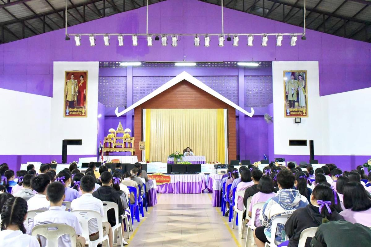นายก อบจ.ตาก (นายกจอย) สนับสนุนงบประมาณมอบสื่อการเรียนการสอน 12 โรงเรียน ในอำเภออุ้มผาง รวมงบประมาณทั้งสิ้น 1,700,000 บาท