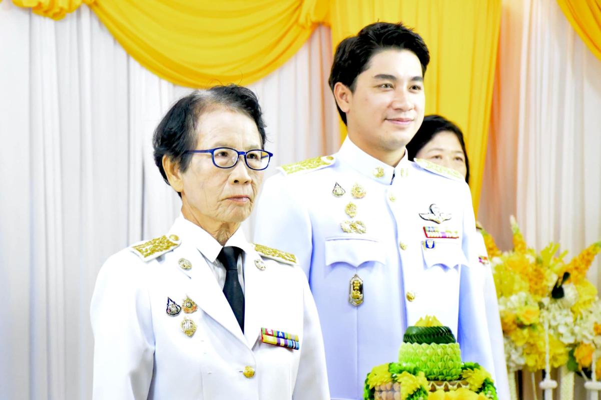 องค์การบริหารส่วนจังหวัดตาก พร้อม สมาชิกสภาองค์การบริหารส่วนจังหวัดตาก คณะผู้บริหารและข้าราชการในสังกัด องค์การบริหารส่วนจังหวัดตาก บันทึกเทปถวายพระพรชัยมงคล