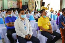 พิธีมอบสื่อการเรียนการสอน ประจำปีงบประมาณ พ.ศ. 2563 ณ โรงเรียนบ้านลานสาง