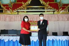 พิธีมอบสื่อการเรียนการสอน ประจำปีงบประมาณ พ.ศ. 2563 ณ โรงเรียนบ้านลานสาง