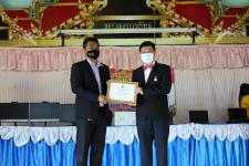 พิธีมอบสื่อการเรียนการสอน ประจำปีงบประมาณ พ.ศ. 2563 ณ โรงเรียนบ้านลานสาง