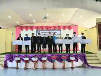 พิธีมอบสื่อการเรียนการสอน ประจำปีงบประมาณ พ.ศ. 2563 ให้แก่กลุ่มโรงเรียนอำเภออุ้มผาง และองค์การบริหารส่วนตำบลโมโกรที่มีสถานศึกษาในสังกัด