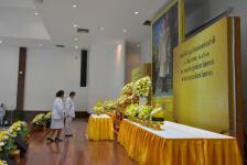 พิธีวางพานพุ่มและพิธีถวายบังคม เนื่องในวันคล้ายวันพระบรมราชสมภพ พระบาทสมเด็จพระบรมชนกาธิเบศร มหาภูมิพลอดุลยเดชมหาราช บรมนาถบพิตร วันชาติ และวันพ่อแห่งชาติ 5 ธันวาคม 2563 