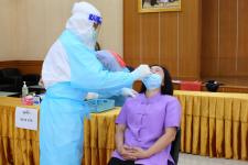 นายก อบจ.ตาก จัดโครงการตรวจคัดกรองด้วยชุดตรวจ Antigen Test Kit (ATK) ของบุคลากรองค์การบริหารส่วนจังหวัดตาก