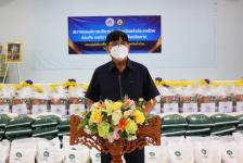 นายก อบจ.ตาก นำทีม ส่งมอบถุงยังชีพ ณ อำเภอบ้านตาก