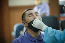 อบจ.ตาก ตรวจคัดกรองด้วยชุดตรวจ Atigen Test Kid (ATK) ให้แก่บุคลากรในสังกัด ตามนโยบาย นายก อบจ.ตาก เพื่อป้องกันการแพร่ระบาดของโรค covid-19