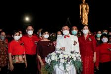 ภาพบรรยากาศพิธีเปิดโครงการกิจกรรมส่งเสริมการท่องเที่ยวจังหวัดตาก ประจำปีงบประมาณ พ.ศ. 2565 Tak Tourism Festival 2022 “ เที่ยวตากแสนสุขใจ ชมสวน ฟังเสียง เพลินแสง รับลมหนาว 9 อำเภอ ”