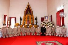 พระบาทสมเด็จพระเจ้าอยู่หัว ทรงโปรดเกล้าโปรดกระหม่อมให้ถวายภัตตาหารเพล และสิ่งของพระราชทานแด่ พระภิกษุสามเณรในการสอบบาลีสนามหลวง ครั้งที่ 1