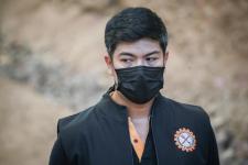 นายกองค์การบริหารส่วนจังหวัดตาก ในฐานะผู้อำนวยการอุทยานธรณีไม้กลายเป็นหินตาก พร้อมด้วยผู้บริหาร และหัวหน้าส่วนการงานองค์การบริหารส่วนจังหวัดตาก ร่วมเป็นสักขีพยานในการวัดความยาวของไม้กลายเป็นหินหลุมที่ 1 ร่วมกับกรมทรัพยากรธรณี ณ อุทยานแห่งชาติดอยสอยมาลัย-ไ