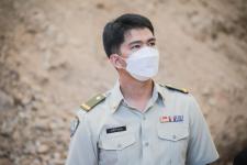 นายกองค์การบริหารส่วนจังหวัดตาก ในฐานะผู้อำนวยการอุทยานธรณีไม้กลายเป็นหินตาก พร้อมด้วยผู้บริหาร และหัวหน้าส่วนการงานองค์การบริหารส่วนจังหวัดตาก ร่วมเป็นสักขีพยานในการวัดความยาวของไม้กลายเป็นหินหลุมที่ 1 ร่วมกับกรมทรัพยากรธรณี ณ อุทยานแห่งชาติดอยสอยมาลัย-ไ