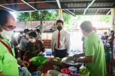 รองนายกองค์การบริหารส่วนจังหวัดตาก เป็นประธานในพิธีเปิดโครงการฝึกอบรมทักษะและพัฒนาคุณภาพชีวิตคนพิการ ประจำปีงบประมาณ พ.ศ. 2565 รุ่นที่ 2