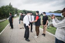 ลงพื้นที่ติดตามสถานการณ์น้ำท่วม ในพื้นที่อำเภอแม่สอด โดยได้ให้การสนับสนุน นำเครื่องสูบน้ำไปช่วยแก้ไขปัญหาน้ำท่วมขังในพื้นที่