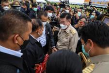 ายกองค์การบริหารส่วนจังหวัดตาก พร้อมด้วย ว่าที่ ดร.ฑีฆะพล ทวีเกื้อกูลกิจ รองนายกองค์การบริหารส่วนจังหวัดตาก ร่วมต้อนรับ พลเอกประวิตร วงษ์สุวรรณ รองนายกรัฐมนตรี และคณะ 