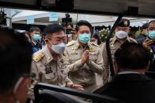 ายกองค์การบริหารส่วนจังหวัดตาก พร้อมด้วย ว่าที่ ดร.ฑีฆะพล ทวีเกื้อกูลกิจ รองนายกองค์การบริหารส่วนจังหวัดตาก ร่วมต้อนรับ พลเอกประวิตร วงษ์สุวรรณ รองนายกรัฐมนตรี และคณะ 