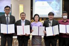 รองปลัดองค์การบริหารส่วนจังหวัดตาก เข้าร่วมพิธีลงนามบันทึกข้อตกลงความร่วมมือโครงการ Micro-Credit Bank ของ สพม.ตาก 
