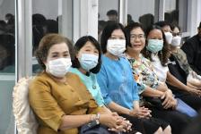 นายกองค์การบริหารส่วนจังหวัดตาก เป็นประธานในพิธีมอบสื่อการเรียนการสอน (สื่อเทคโนโลยีสารสนเทศ)