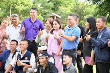 นายกองค์การบริหารส่วนจังหวัดตาก นางอัจฉรา ทวีเกื้อกูลกิจ (นายกจอย) นำทีมสำนักช่าง อบจ.ตาก ลงพื้นที่ ตำบลแม่จัน อำเภออุ้มผาง จังหวัดตาก