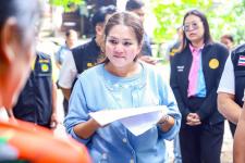 นายกจอย นายก อบจ.ตาก ลงพื้นที่ตรวจเยี่ยม และประเมินบ้านของผู้พิการที่ขอรับการสนับสนุนงบประมาณจากกองทุนฟื้นฟูสมรรถภาพจังหวัดตาก
